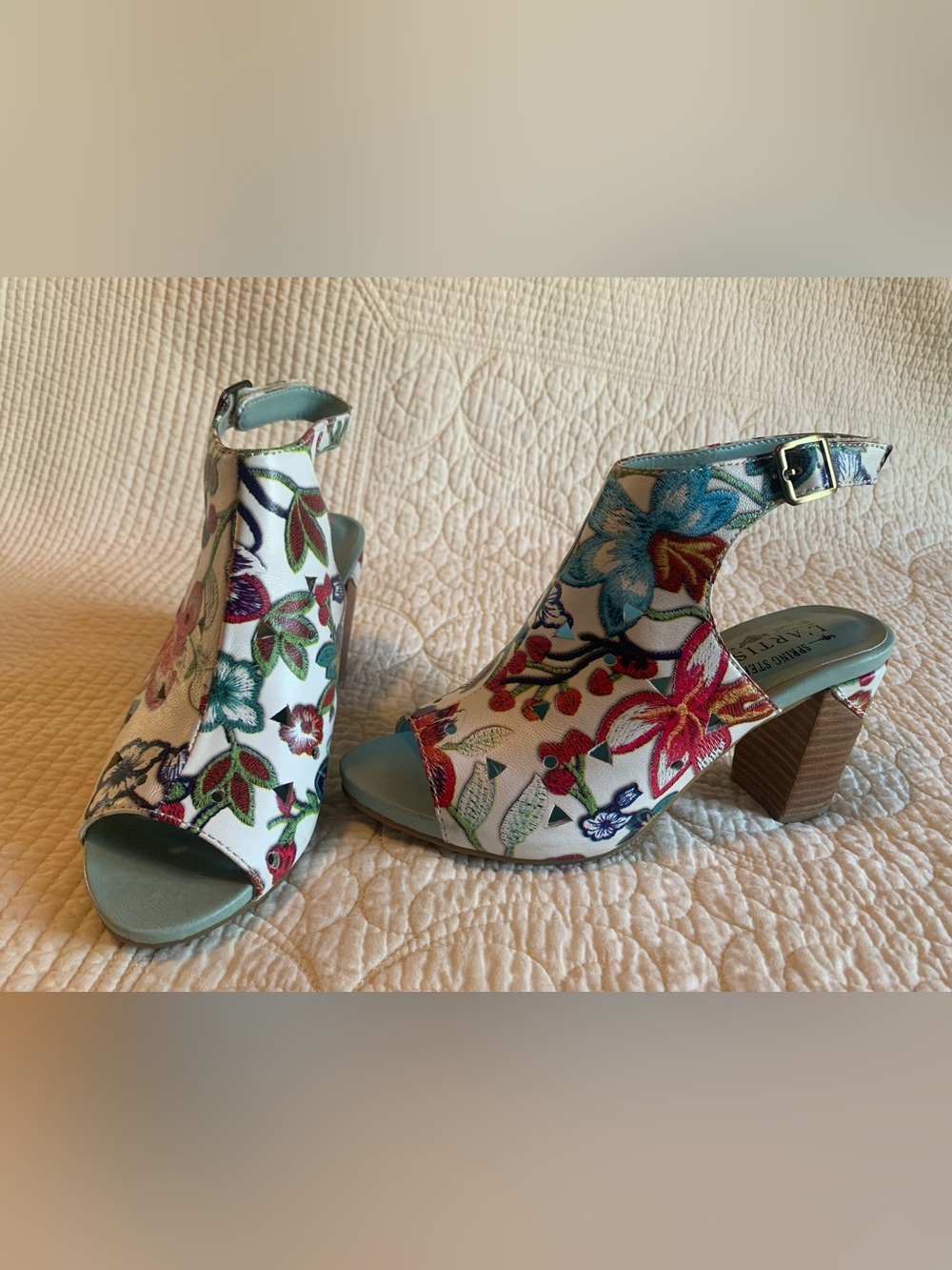 L'Artiste by Spring Step "Tapestry" Sandals